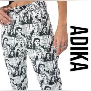 Adika Comic Print Jeans Size‎ Large 30 Women's Black and White
